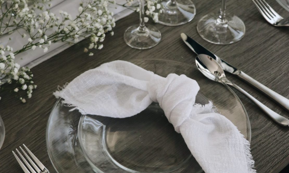 A set of transparent plates rental Sacramento CA | Rent4.Party