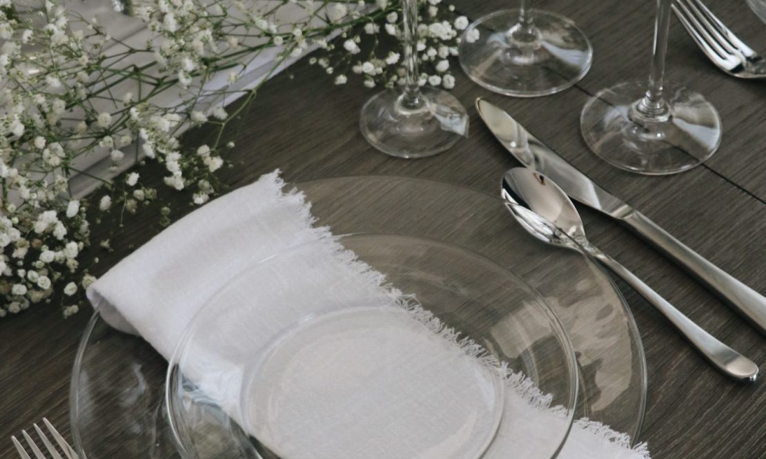 A set of transparent plates rental Sacramento CA | Rent4.Party