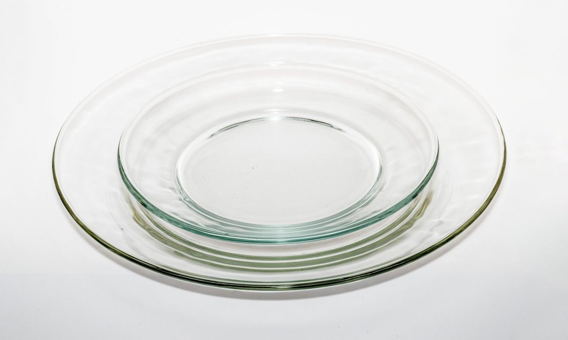 A set of transparent plates rental Sacramento CA | Rent4.Party